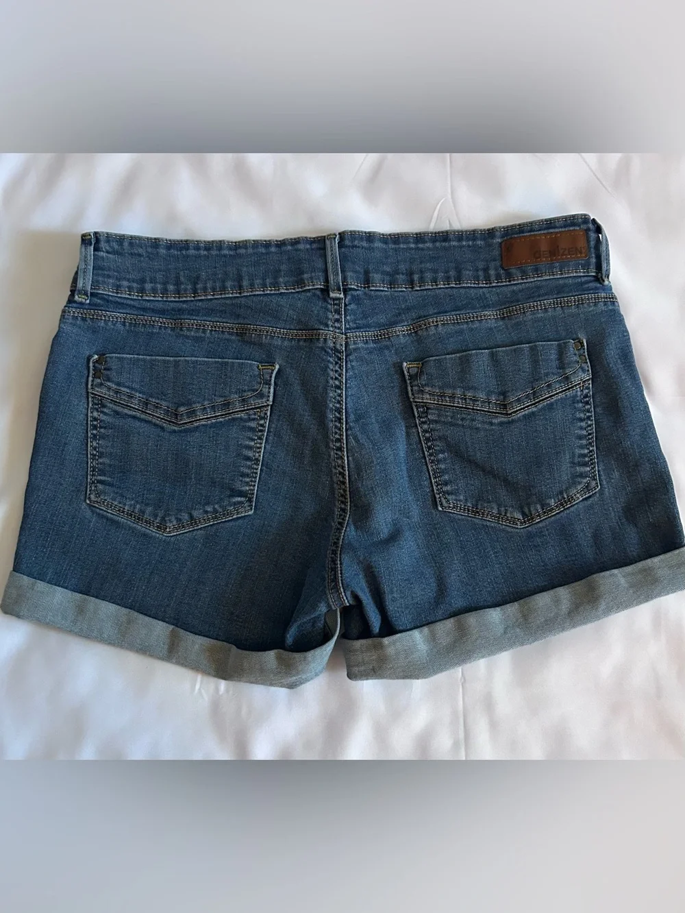 Women's Levi Denizen Cuffed Denim Shorts Size 14